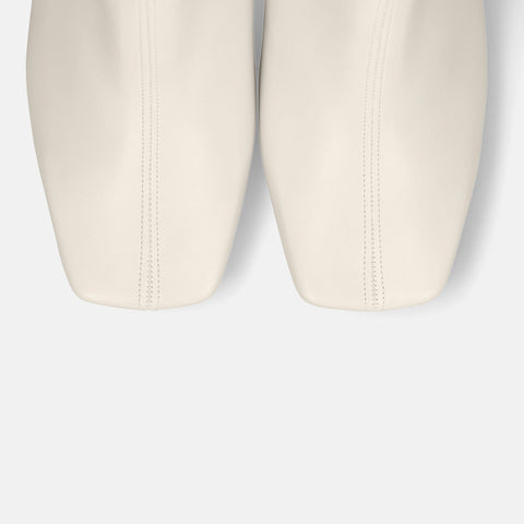 60%OFF:ワイドスクエアトゥ ショートブーツ(5400)エクリュ/mamian(マミアン)