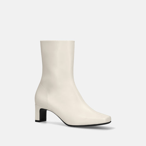 60%OFF:ワイドスクエアトゥ ショートブーツ(5400)エクリュ/mamian(マミアン)