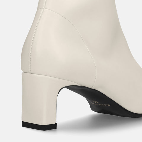 60%OFF:ワイドスクエアトゥ ショートブーツ(5400)エクリュ/mamian(マミアン)