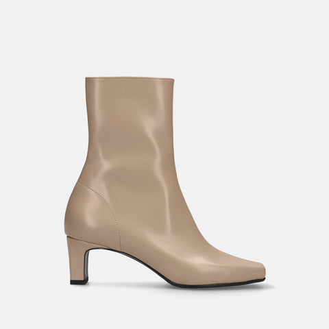 60%OFF:ワイドスクエアトゥ ショートブーツ(5400)グレージュ/mamian(マミアン)