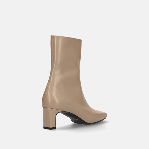 60%OFF:ワイドスクエアトゥ ショートブーツ(5400)グレージュ/mamian(マミアン)