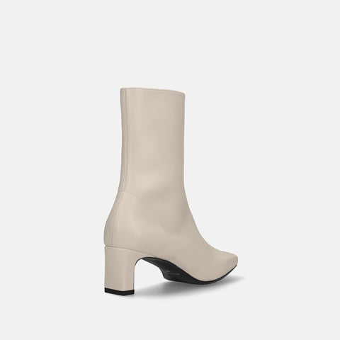 60%OFF:ワイドスクエアトゥ ショートブーツ(5400)ライトグレージュ/mamian(マミアン)