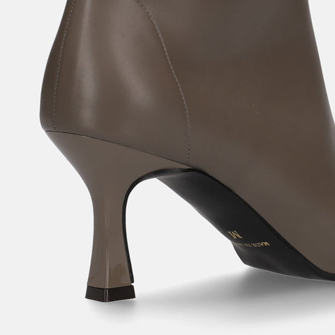 50%OFF:ストラップデザイン ショートブーツ(m72010)グレージュ/mamian(マミアン)