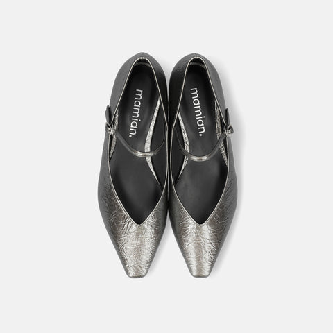 40%OFF:甲ストラップ付き Vカットフラットシューズ(m18013)クラックシルバー/mamian(マミアン)