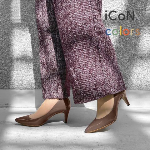2025SS：iCoN COLORS：ポインテッドトゥ エナメル パンプス（C76531）ダークグレージュE/mamian（マミアン）